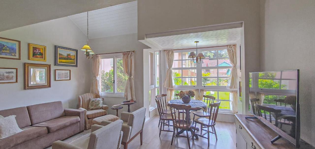 Duplex Floresta Negra - Sua Base Perfeita Em Gramado! Otima Localizacao Lagonegro 500M - 02 Quartos E 02 Banheiros Para Familia Em Condominio Fechad0, Cozinha Completa Com Garagem E Portaria 24H Eksteriør billede