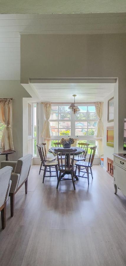 Duplex Floresta Negra - Sua Base Perfeita Em Gramado! Otima Localizacao Lagonegro 500M - 02 Quartos E 02 Banheiros Para Familia Em Condominio Fechad0, Cozinha Completa Com Garagem E Portaria 24H Eksteriør billede