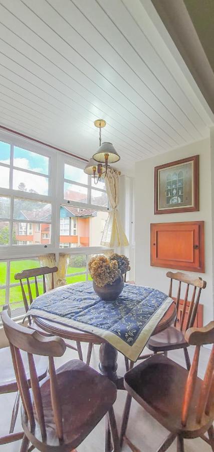 Duplex Floresta Negra - Sua Base Perfeita Em Gramado! Otima Localizacao Lagonegro 500M - 02 Quartos E 02 Banheiros Para Familia Em Condominio Fechad0, Cozinha Completa Com Garagem E Portaria 24H Eksteriør billede